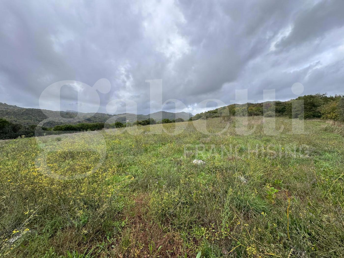 Rustico con giardino a Liberi