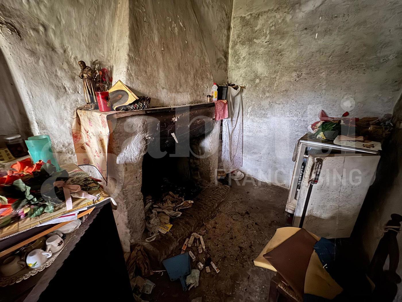 Rustico con giardino a Liberi