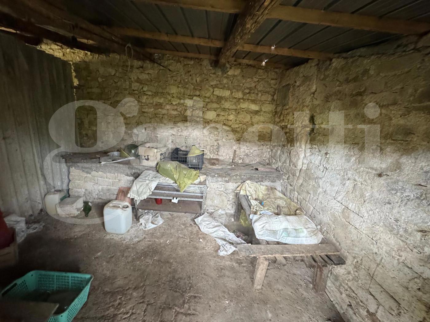 Rustico con giardino a Liberi