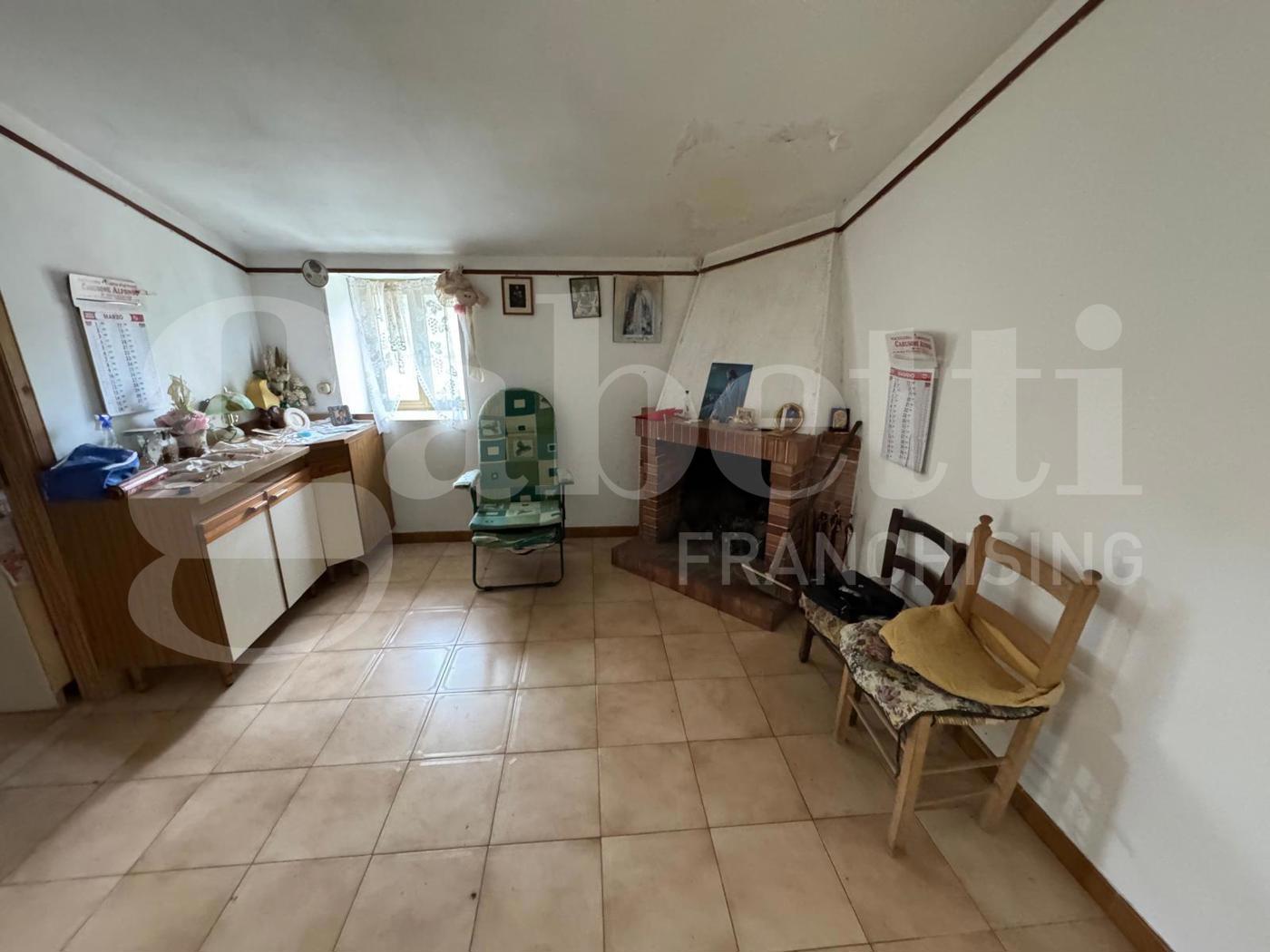 Casa indipendente con giardino a Liberi