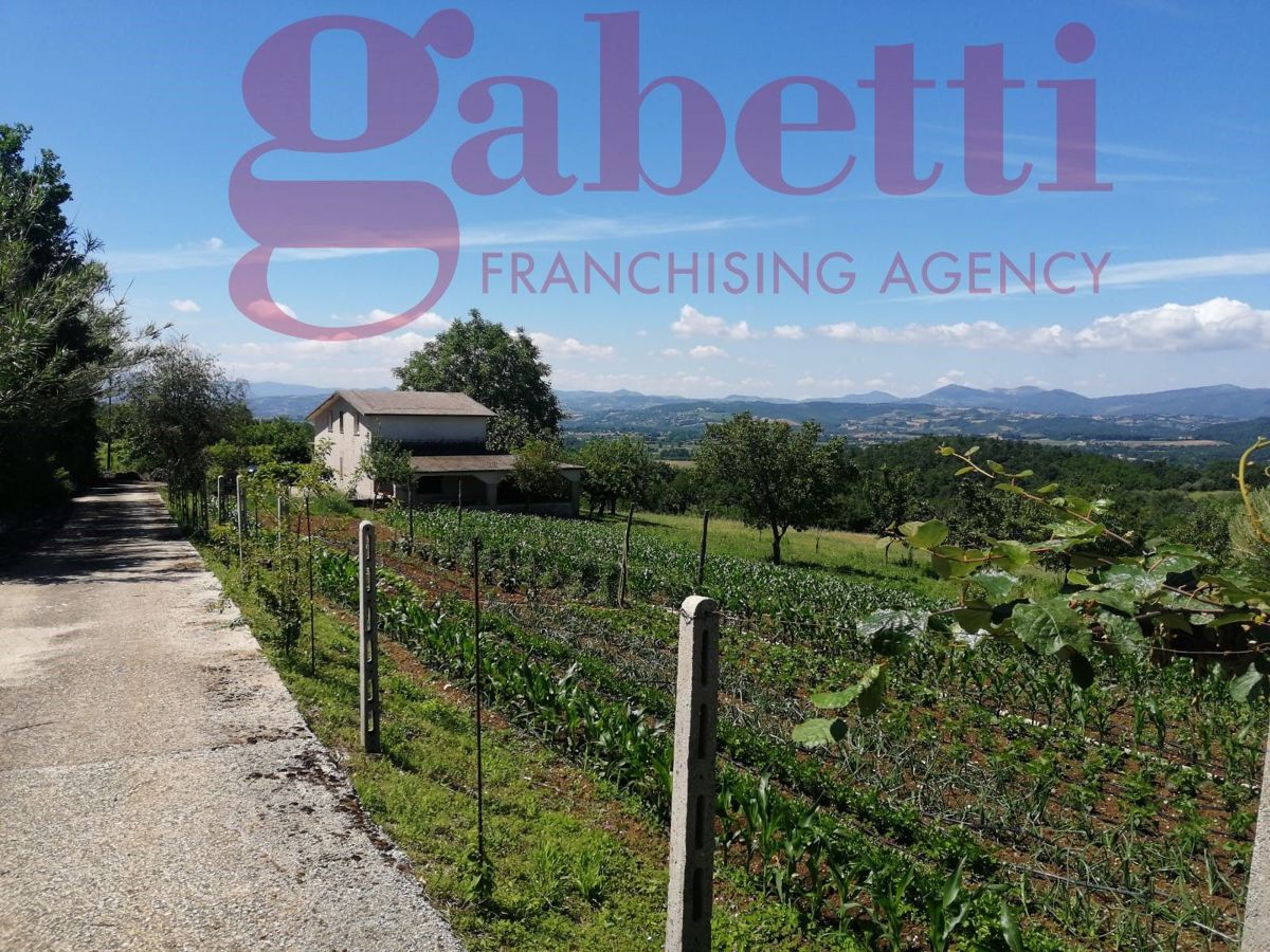 Casa indipendente con giardino a Gioia Sannitica