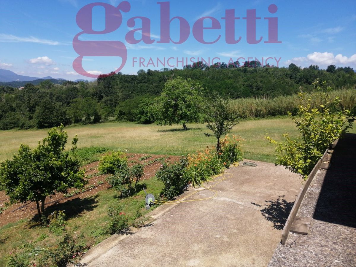 Casa indipendente con giardino a Gioia Sannitica