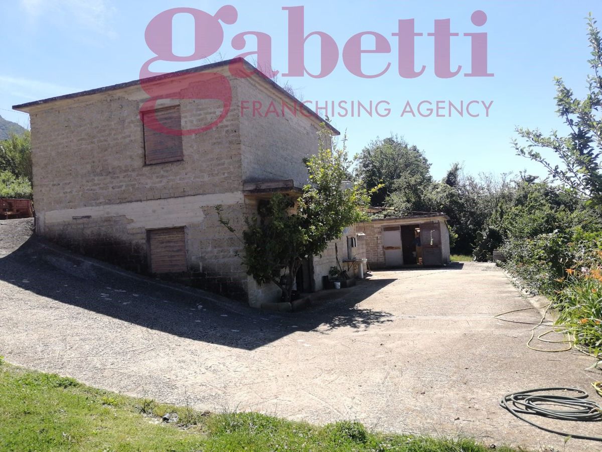 Casa indipendente con giardino a Gioia Sannitica