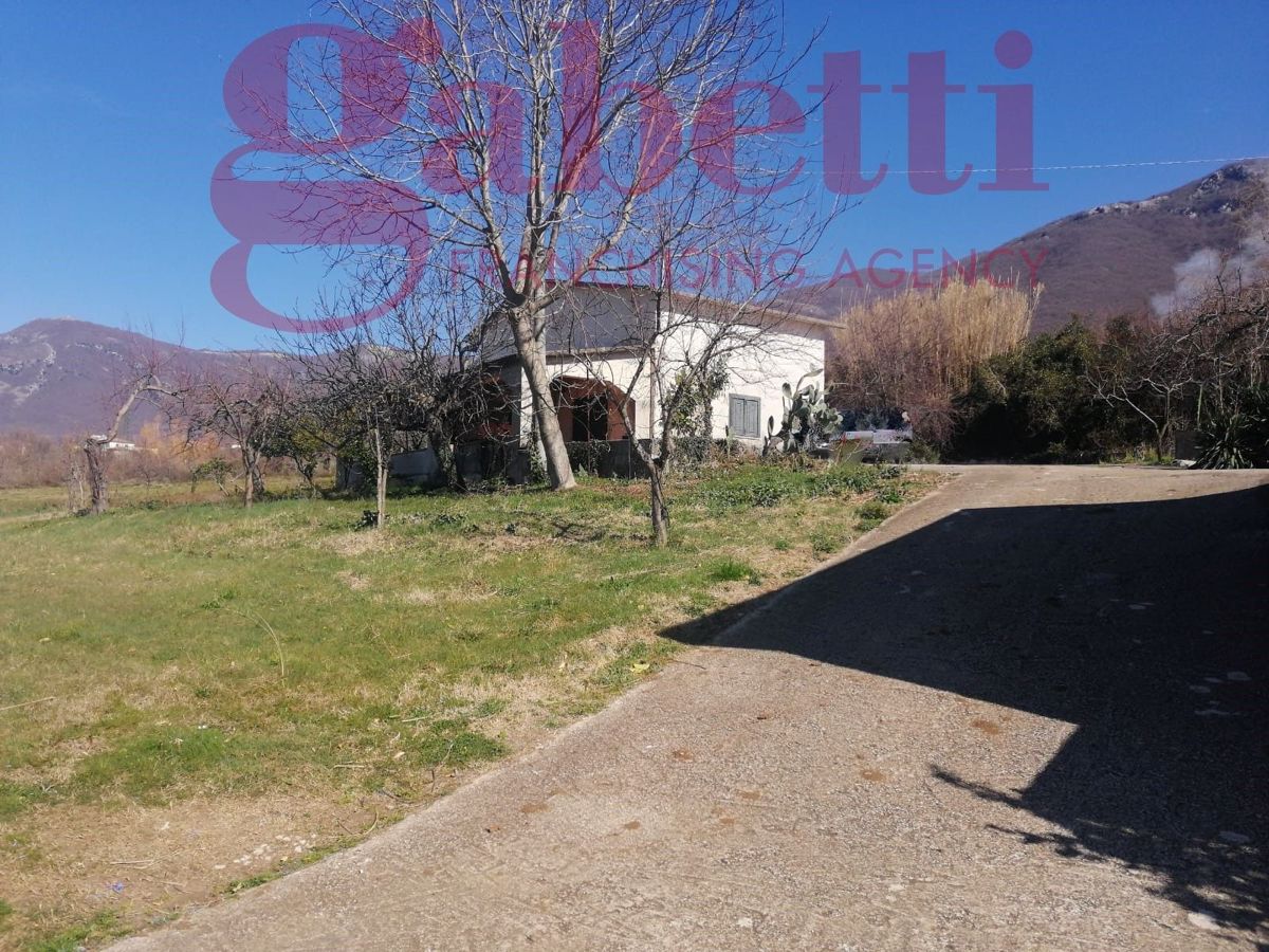 Casa indipendente con giardino a Gioia Sannitica