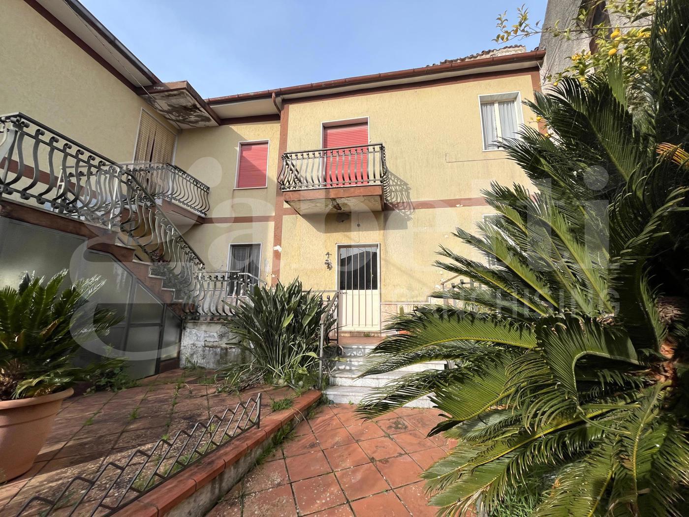 Casa indipendente con giardino a Dragoni