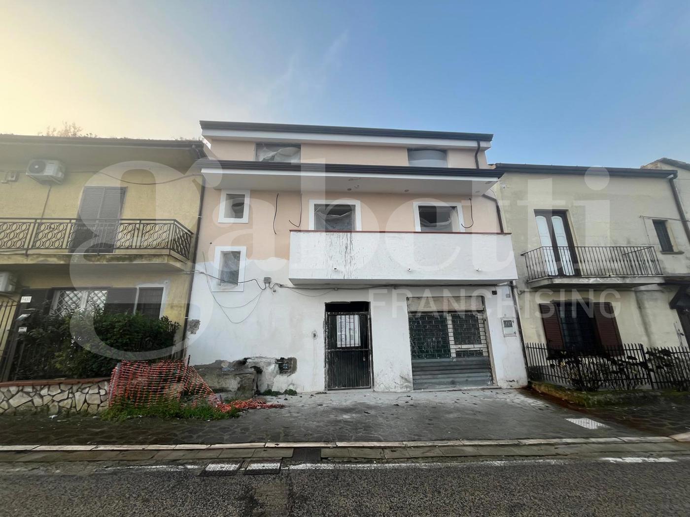 Casa indipendente ristrutturata a Dragoni