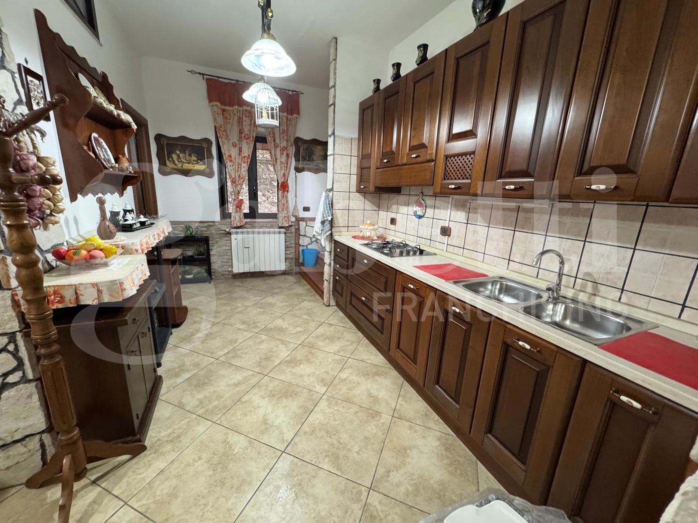 Casa indipendente in vendita a Pratella