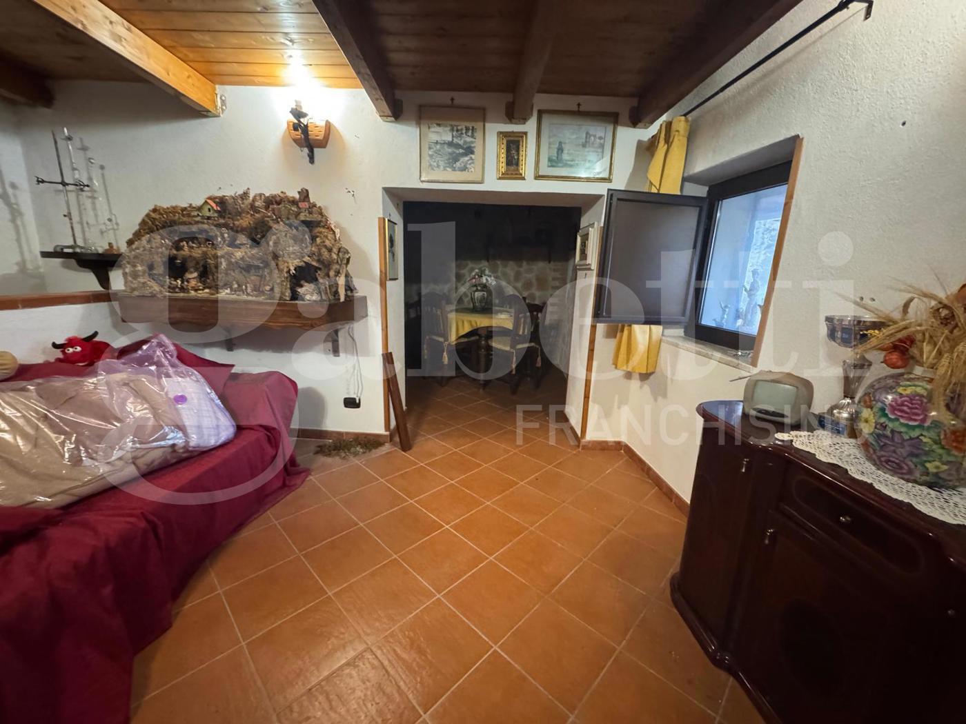 Casa indipendente in vendita a Pratella