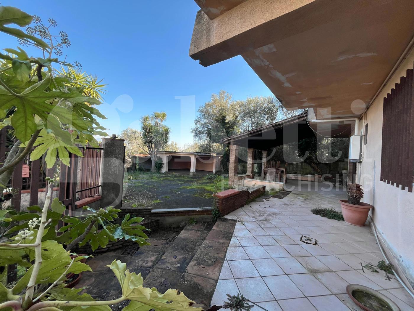 Casa indipendente con giardino a Alvignano