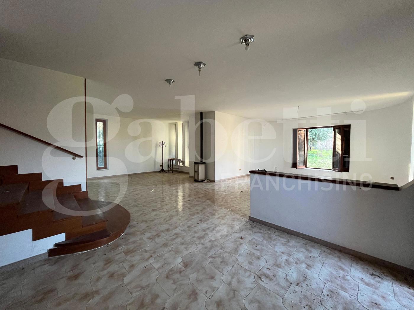 Casa indipendente con giardino a Alvignano