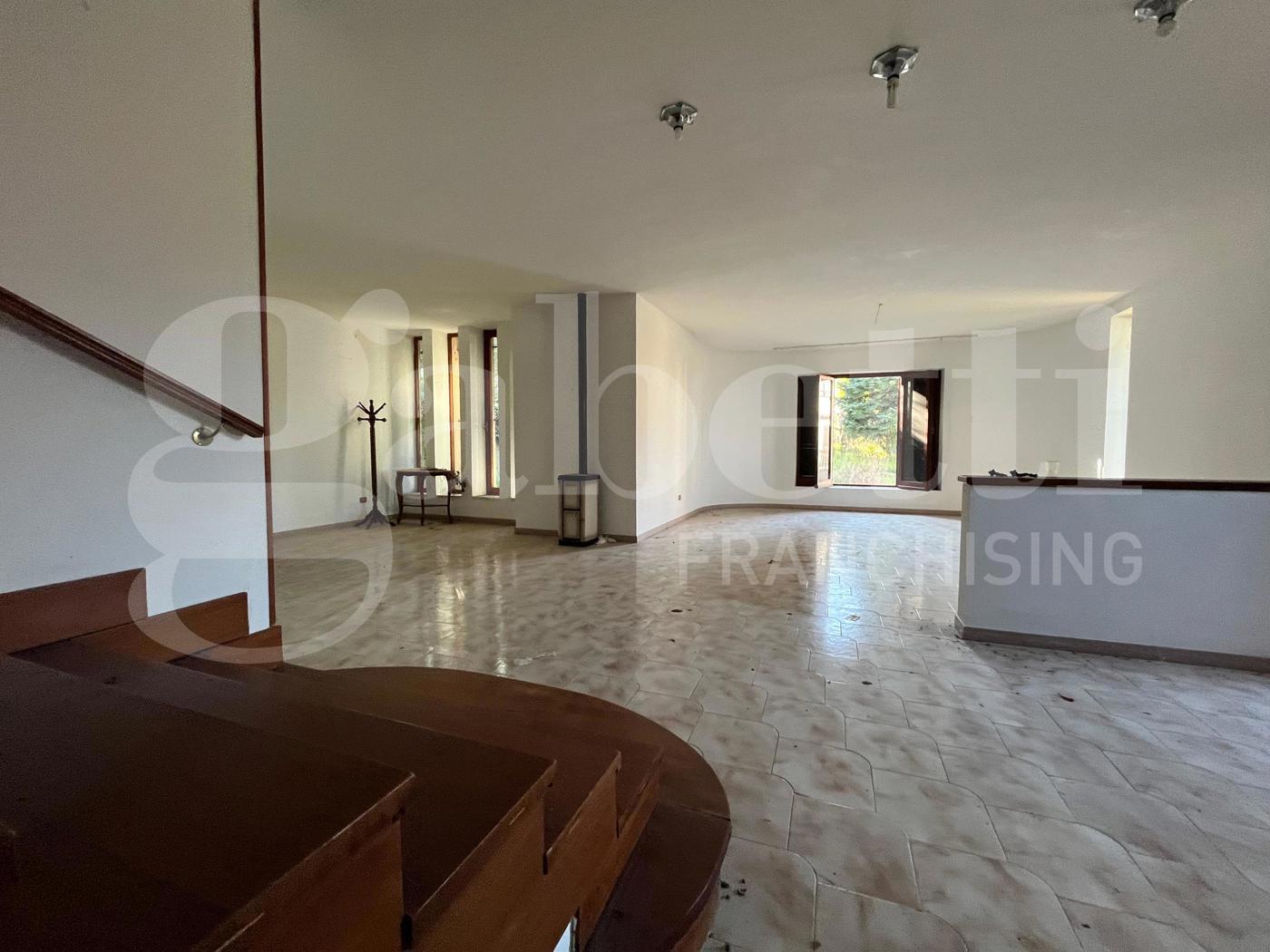 Casa indipendente con giardino a Alvignano