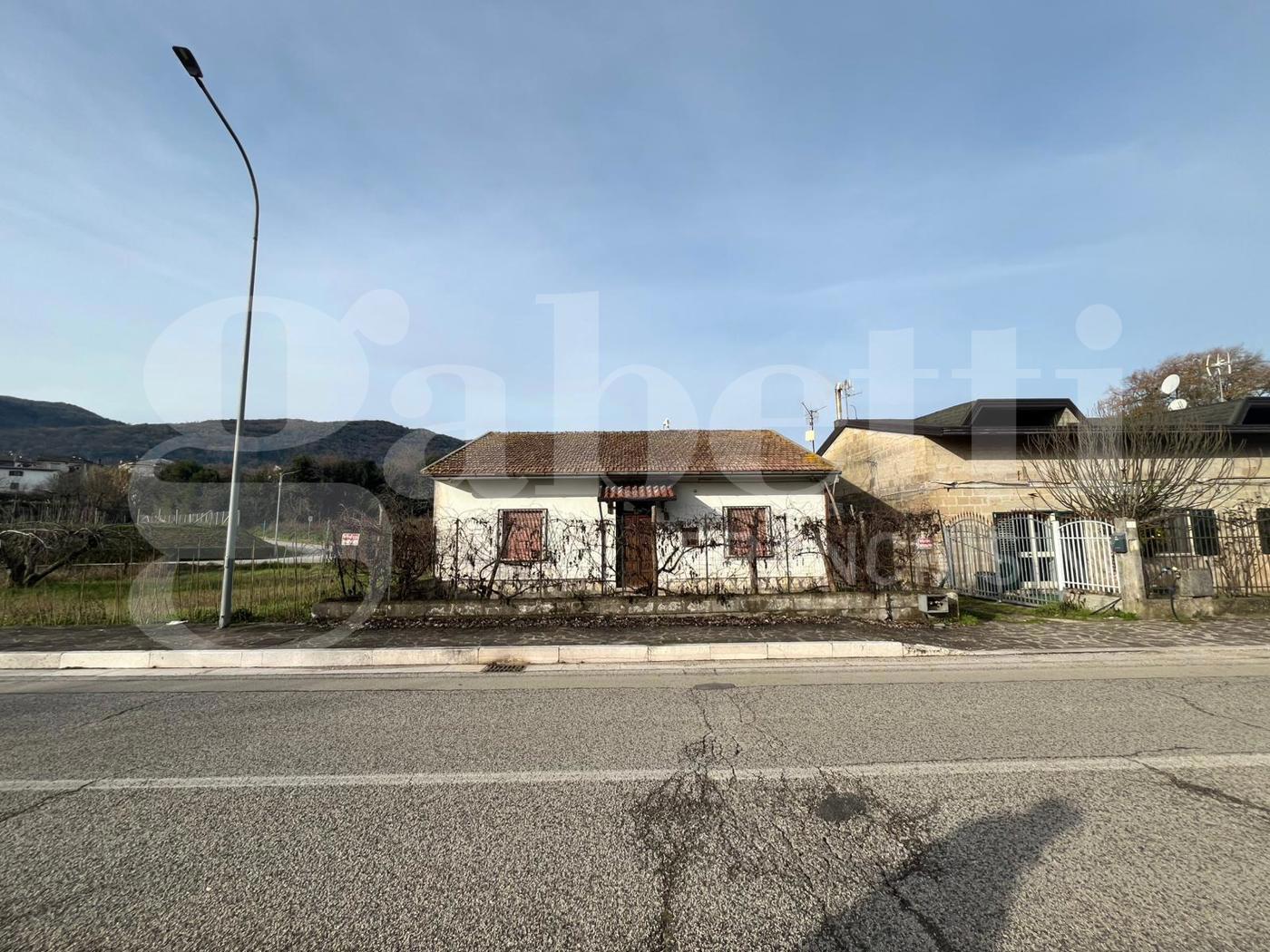 Casa indipendente con giardino a Alvignano