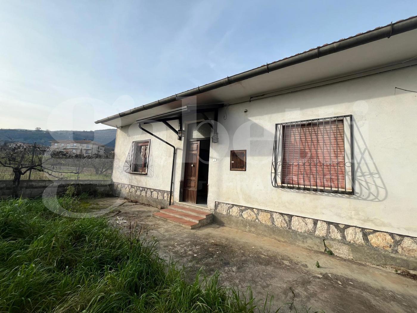 Casa indipendente con giardino a Alvignano