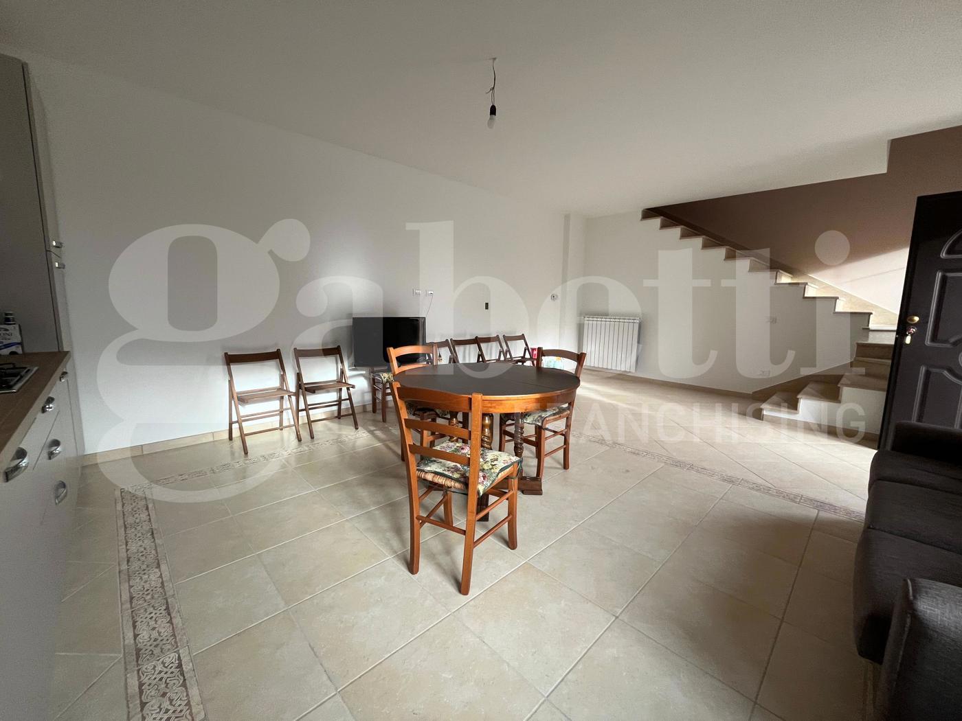 Villa con giardino a Baia e Latina