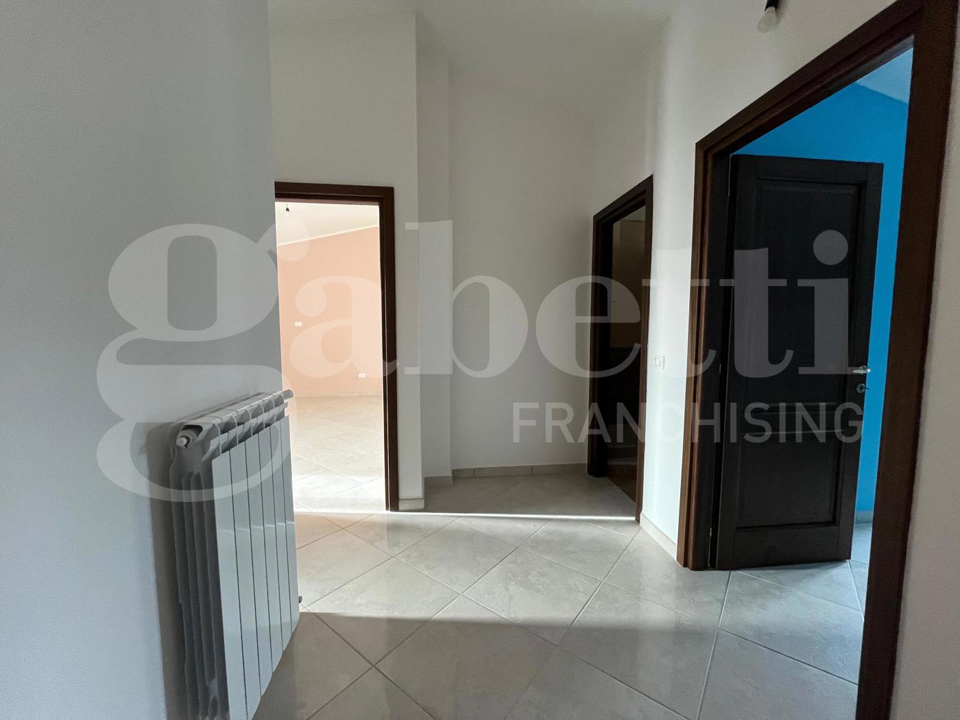 Villa con giardino a Baia e Latina