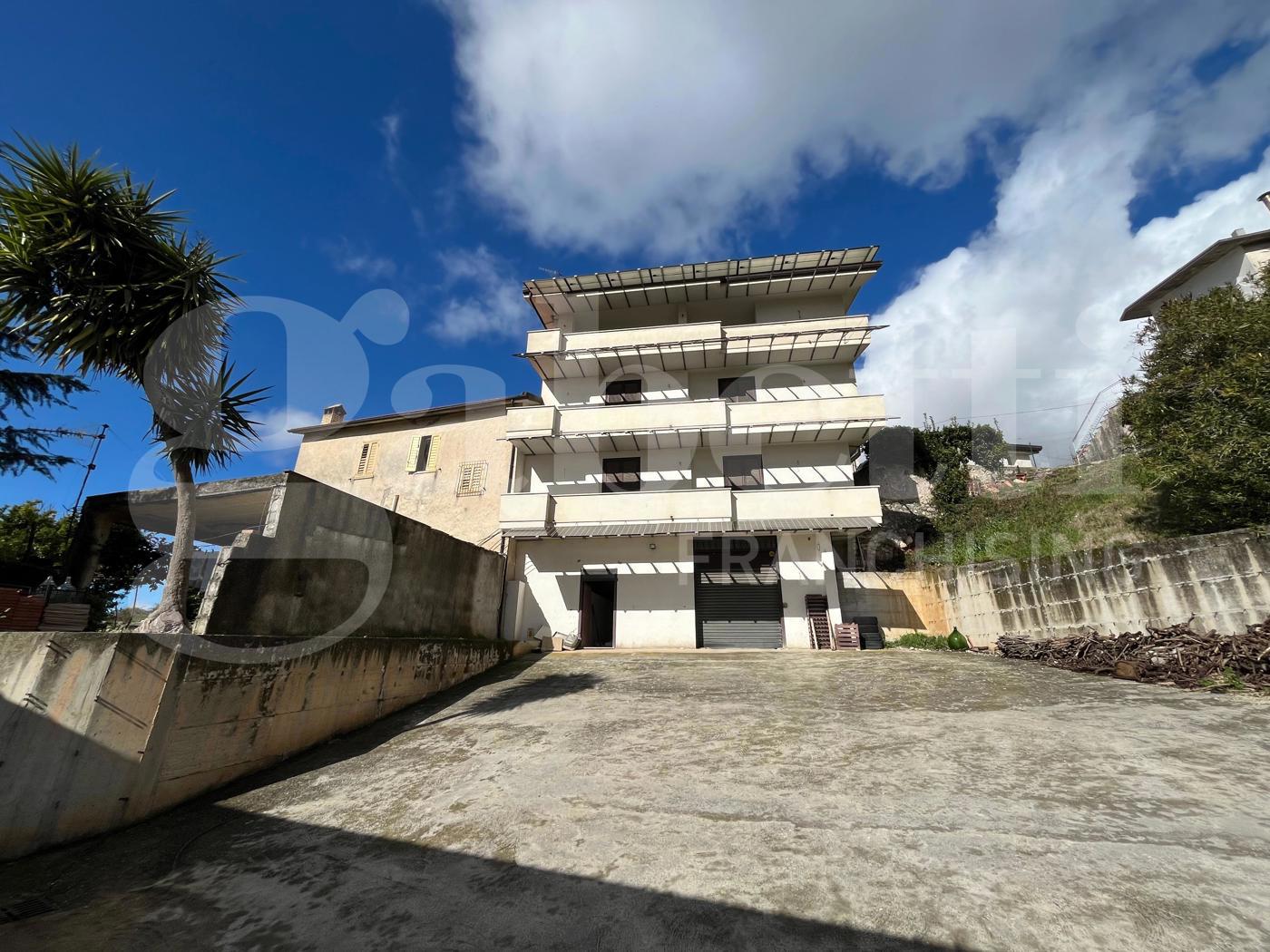 Casa indipendente con giardino a Gioia Sannitica