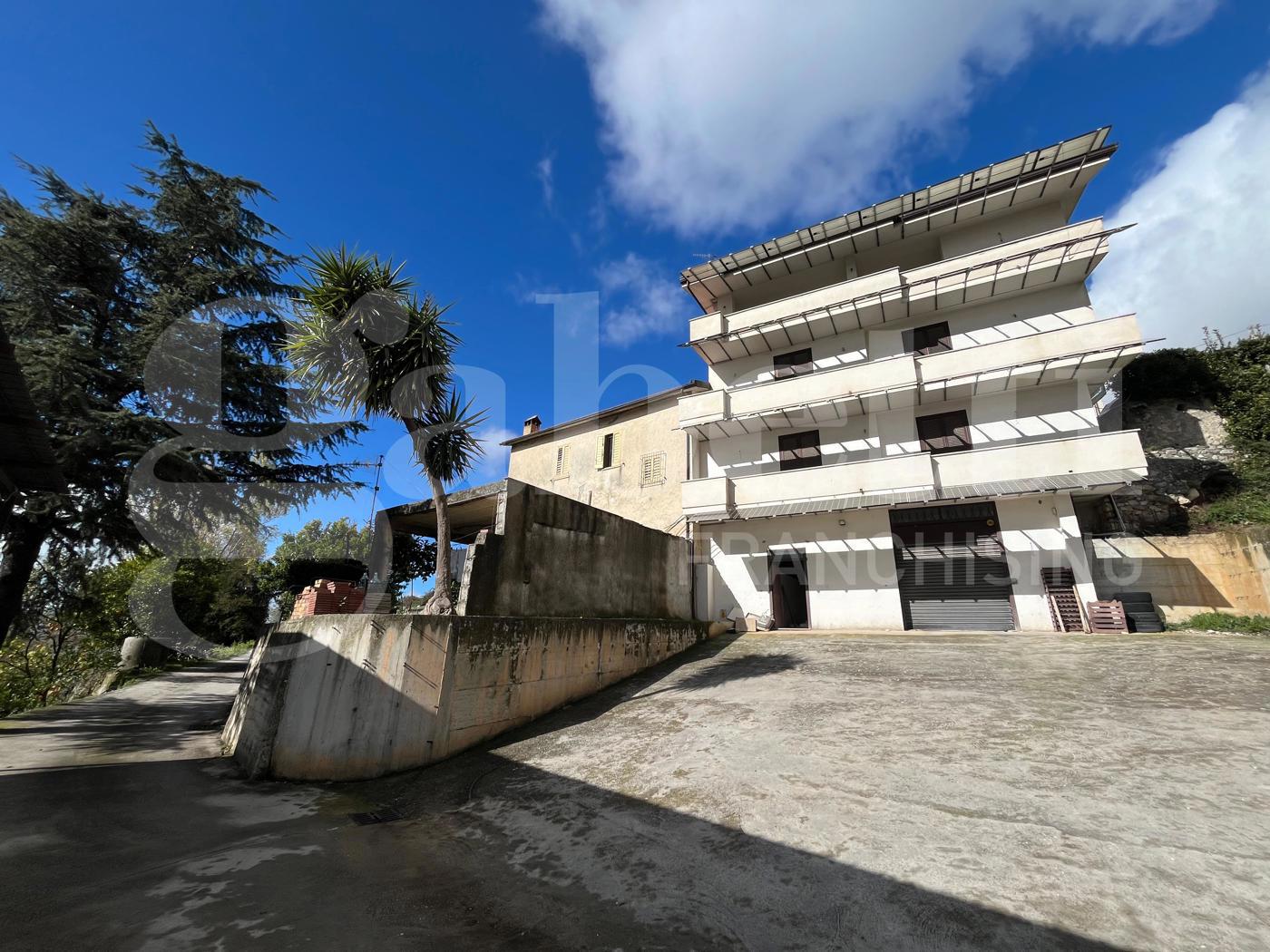 Casa indipendente con giardino a Gioia Sannitica