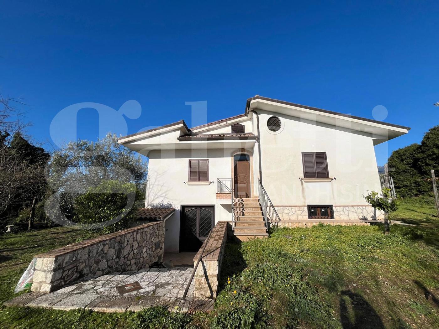 Villa con giardino a San Potito Sannitico