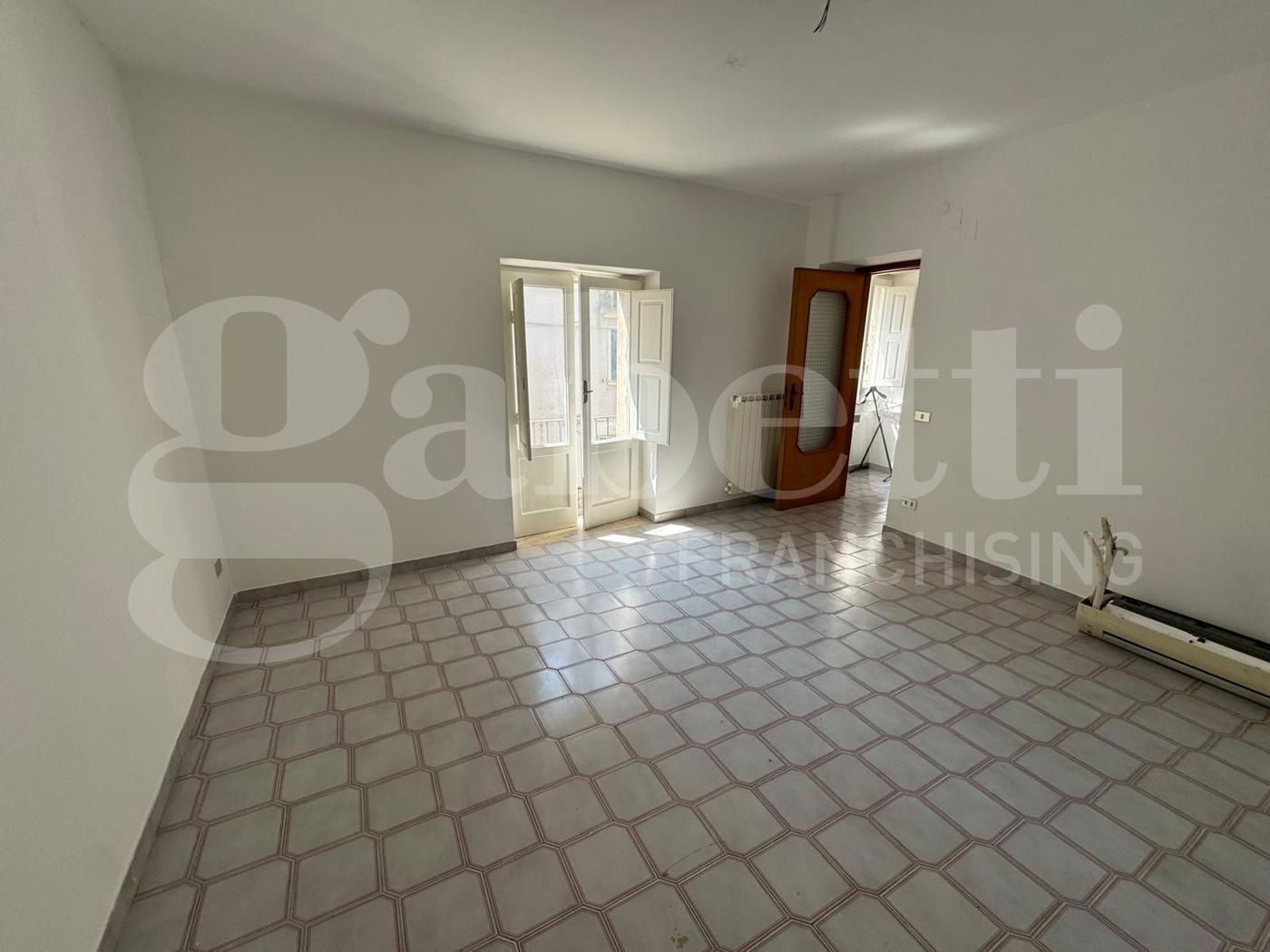 Stabile/Palazzo in vendita a Prata Sannita