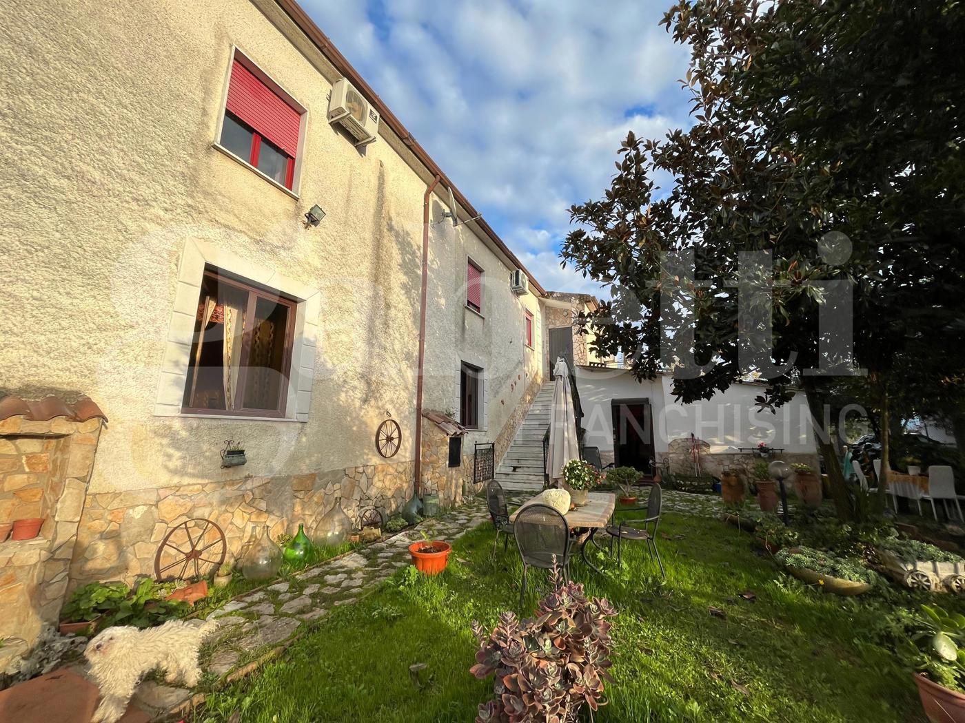 Casa indipendente con giardino a Piedimonte Matese