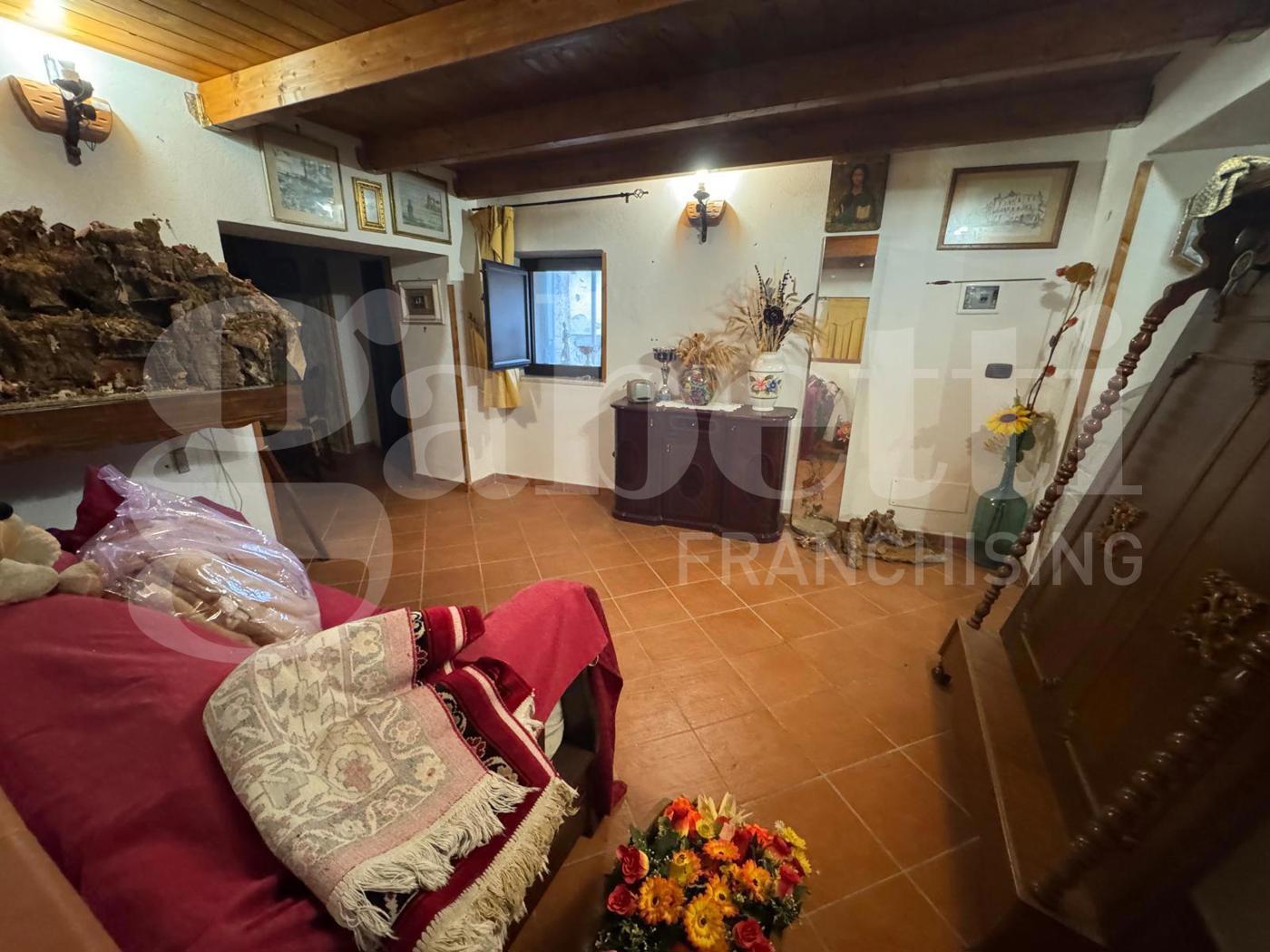 Casa indipendente in vendita a Pratella