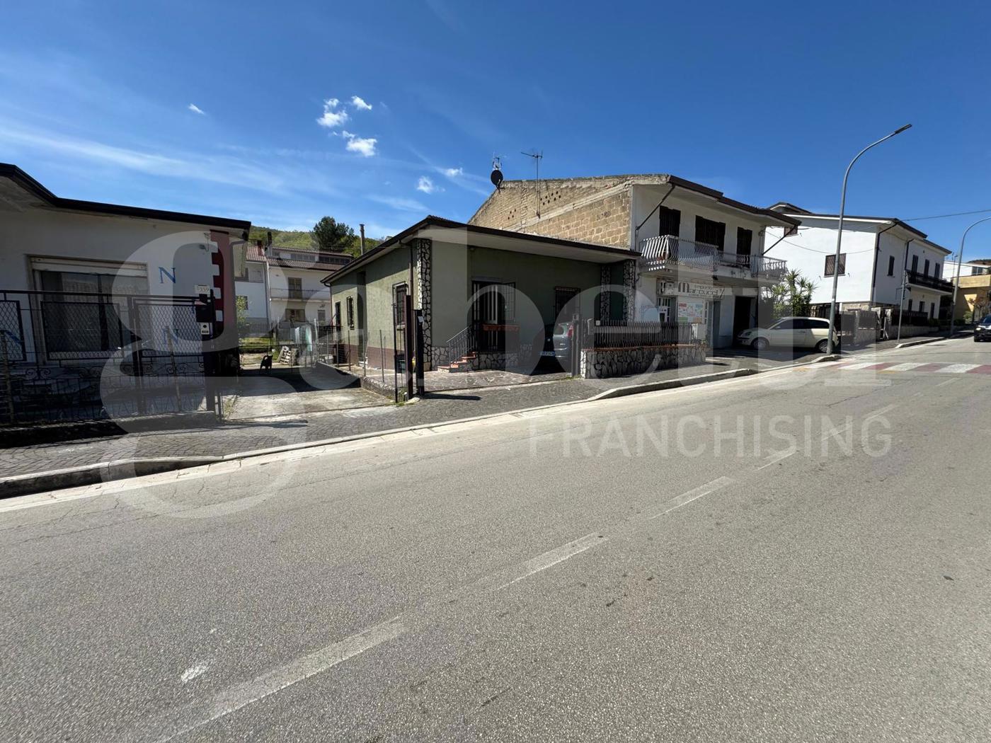 Casa indipendente con giardino a Alvignano