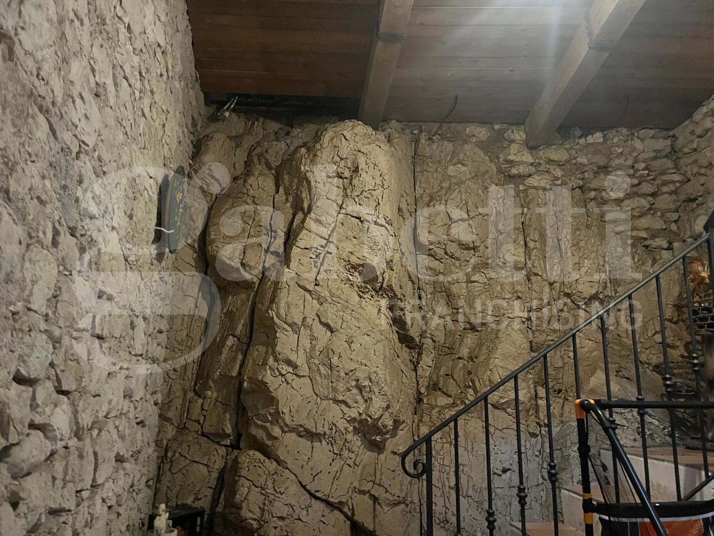 Casa indipendente con giardino a Baia e Latina