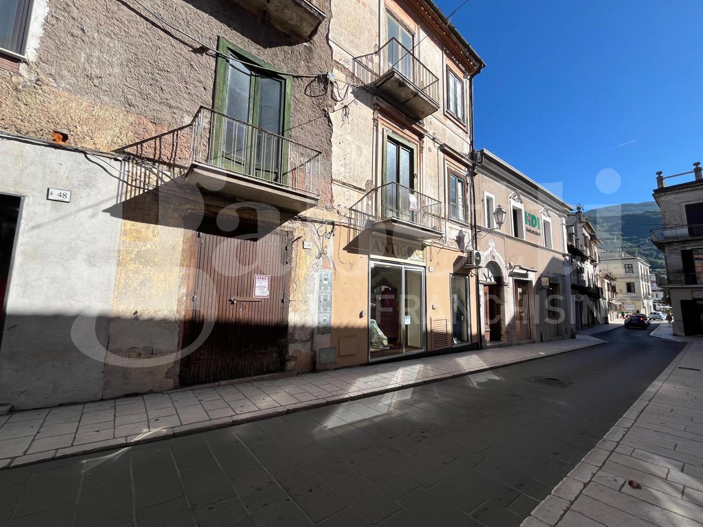 Negozio in affitto a Piedimonte Matese
