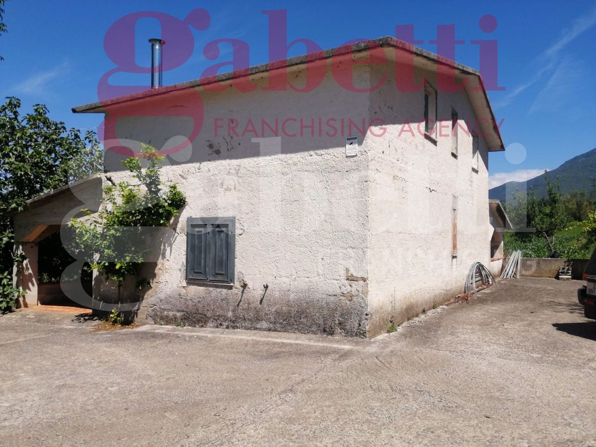 Casa indipendente con giardino a Gioia Sannitica