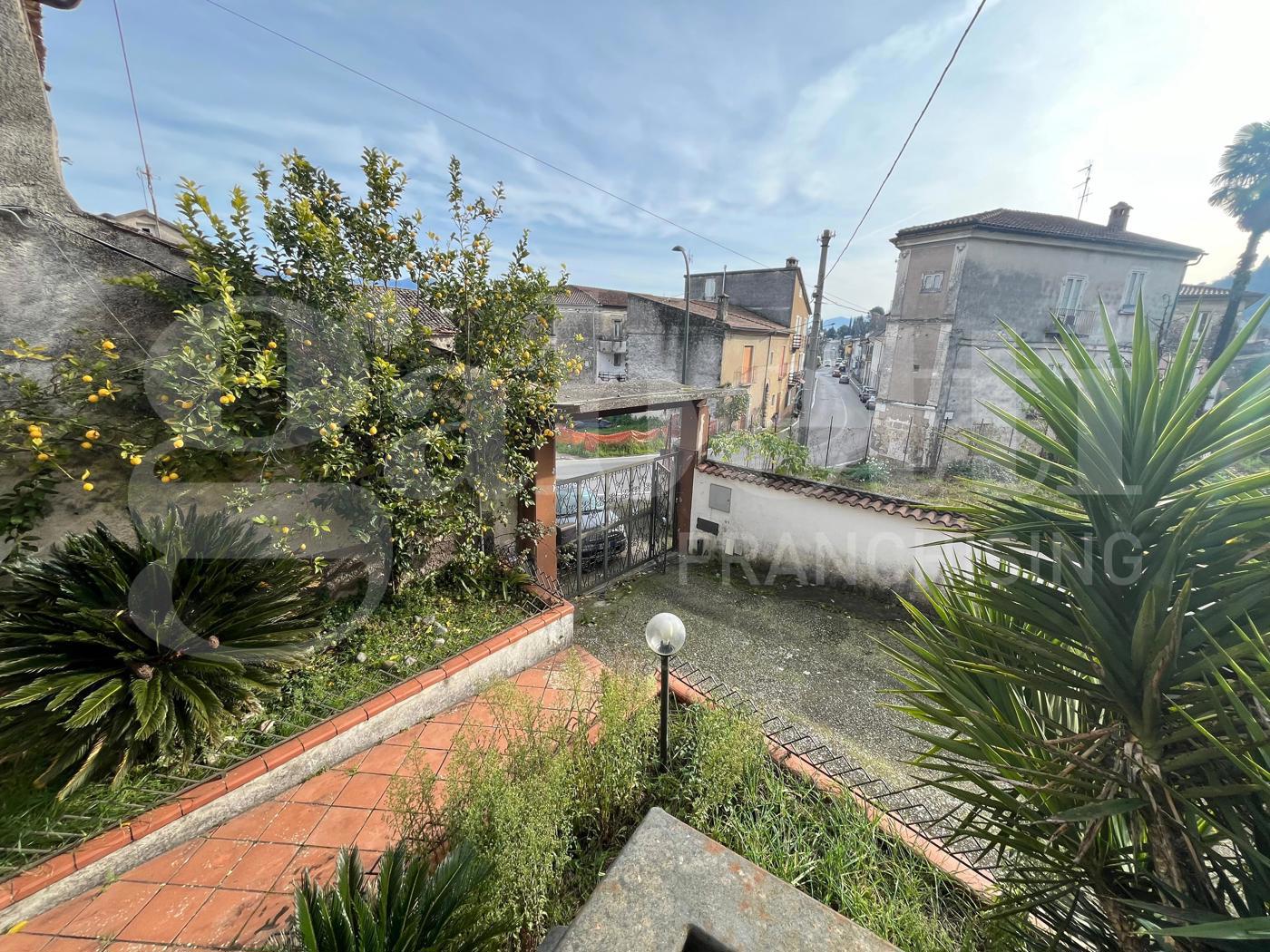 Casa indipendente con giardino a Dragoni