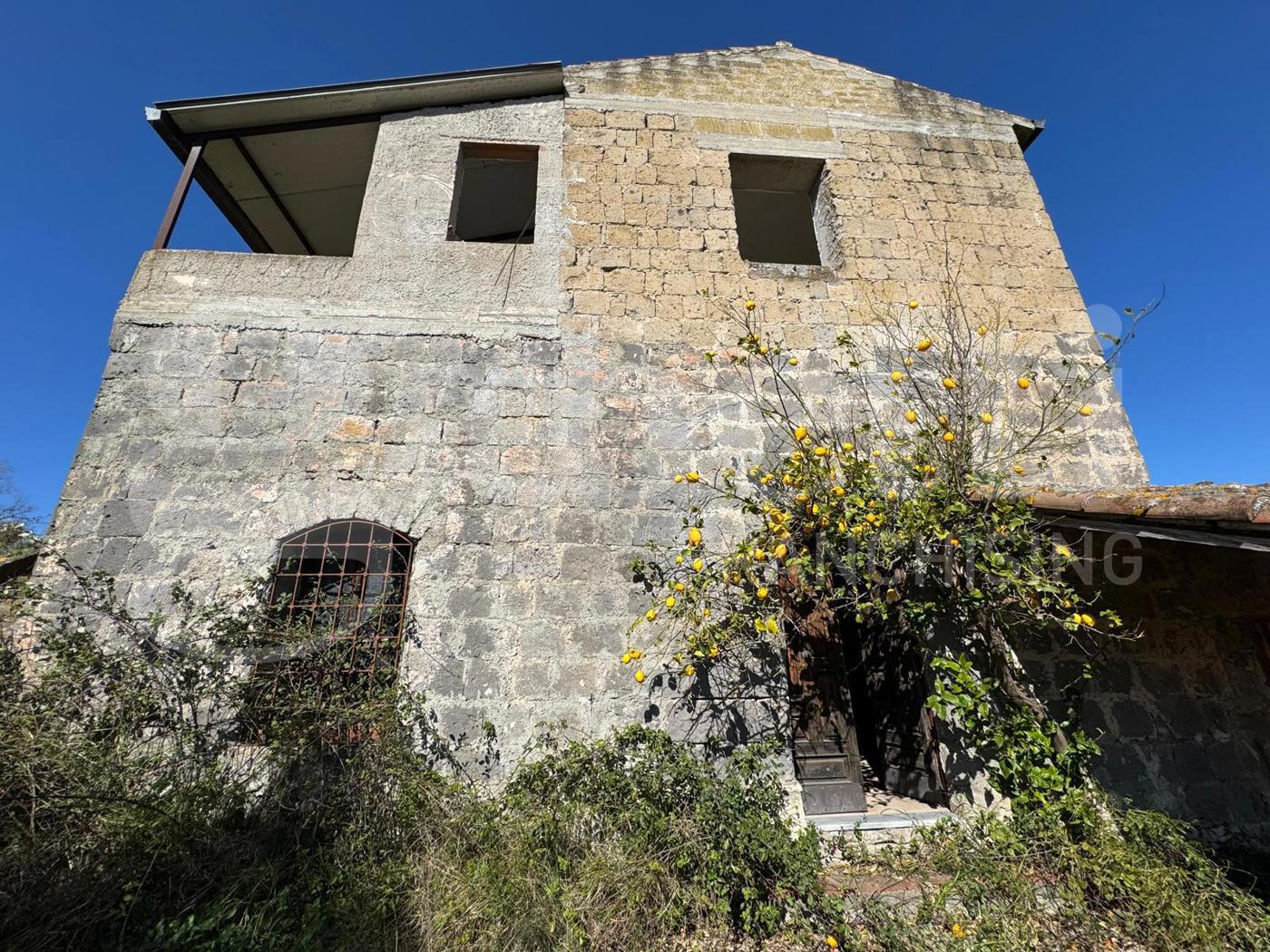 Casa indipendente con giardino a Castel Campagnano