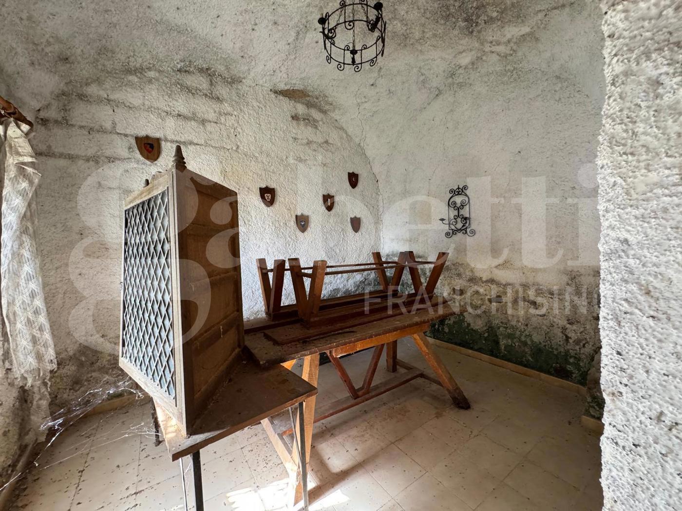 Casa indipendente con giardino a Castel Campagnano