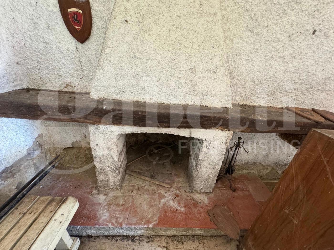 Casa indipendente con giardino a Castel Campagnano