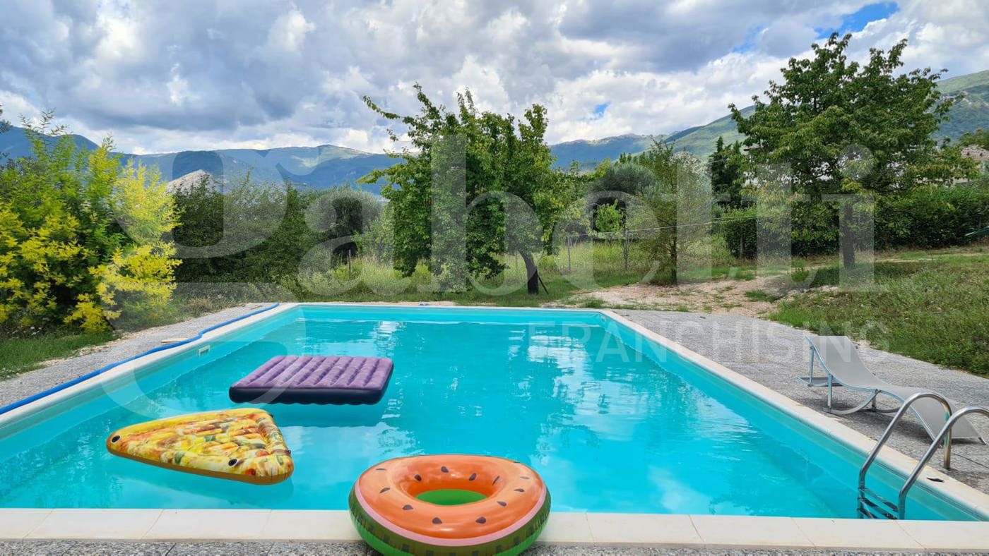 Villa con giardino a San Potito Sannitico