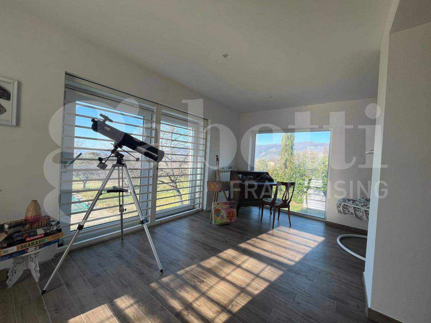 Villa con giardino a San Potito Sannitico