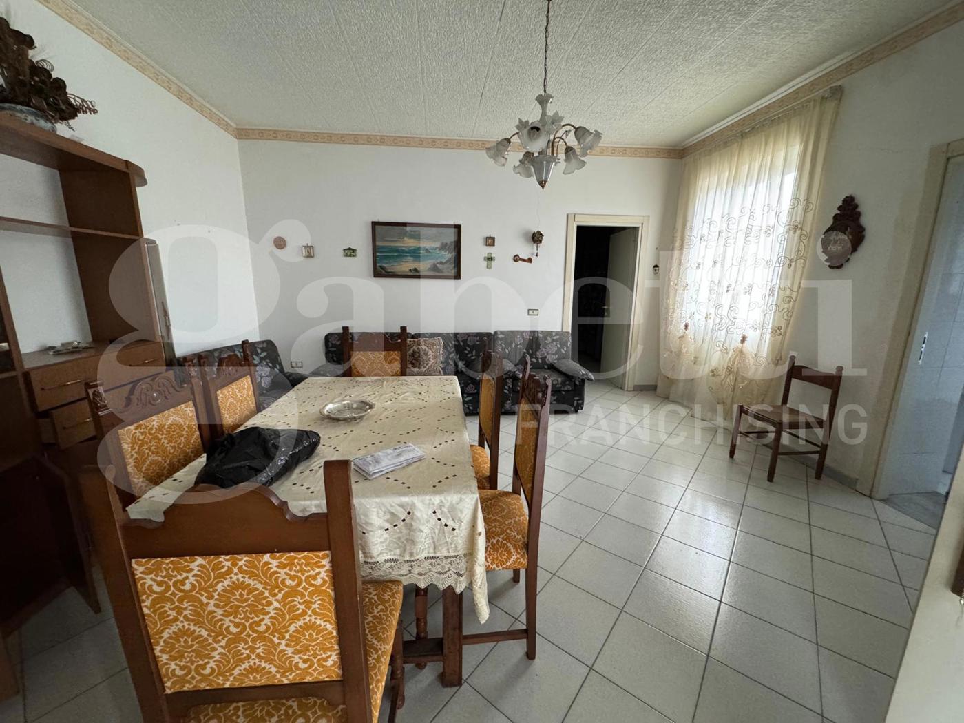 Casa indipendente con giardino a Liberi