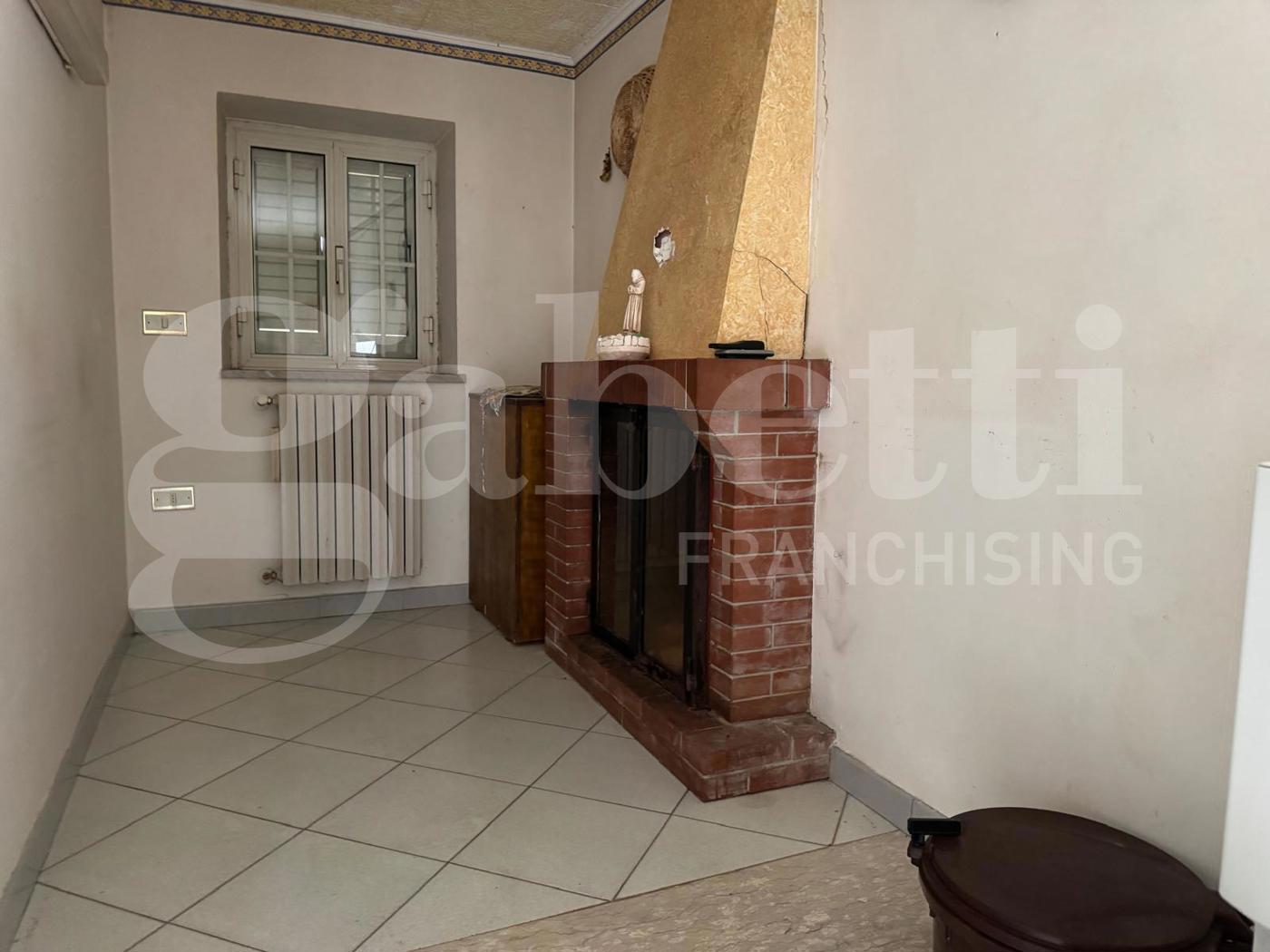 Casa indipendente con giardino a Liberi