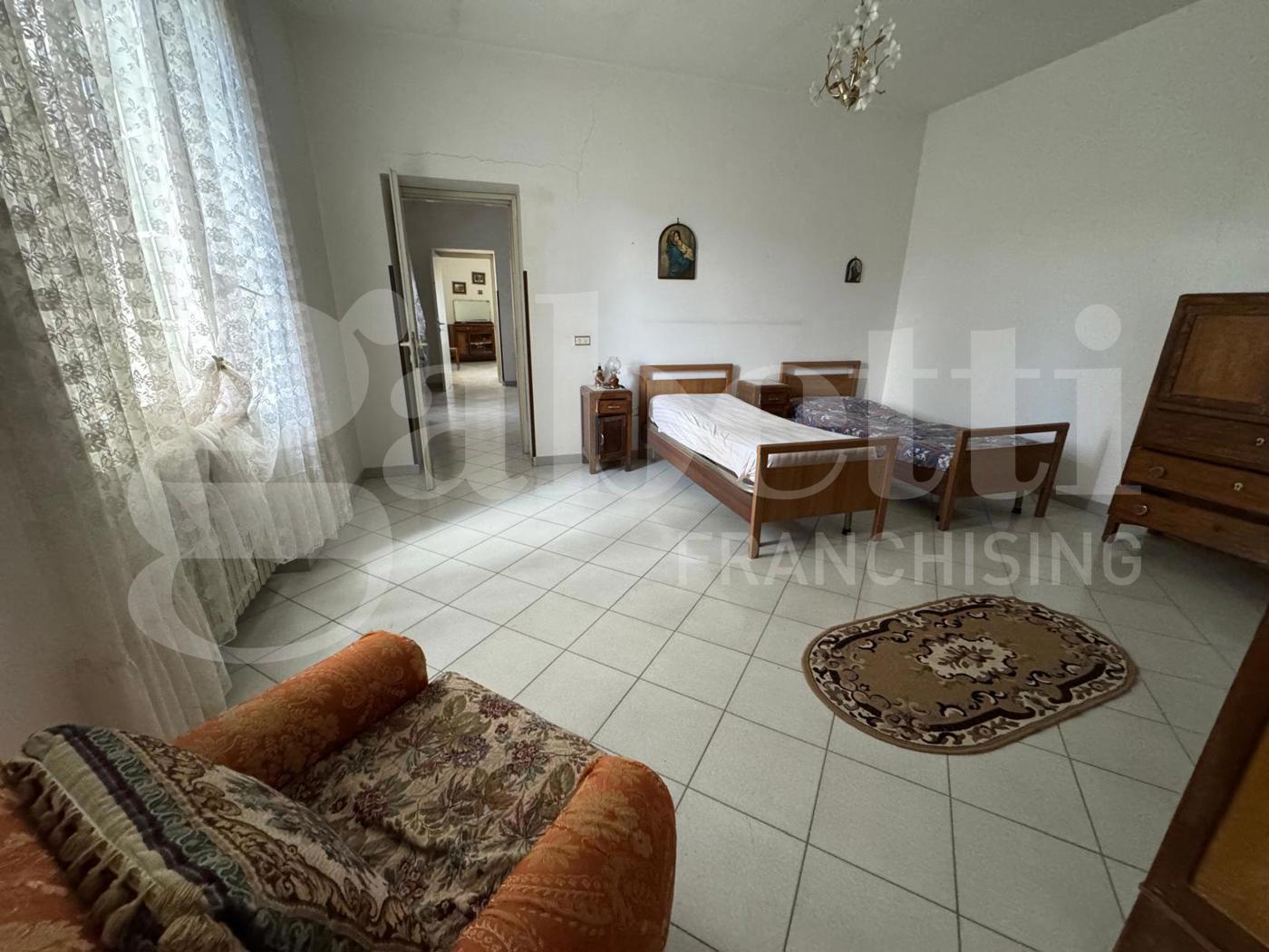 Casa indipendente con giardino a Liberi