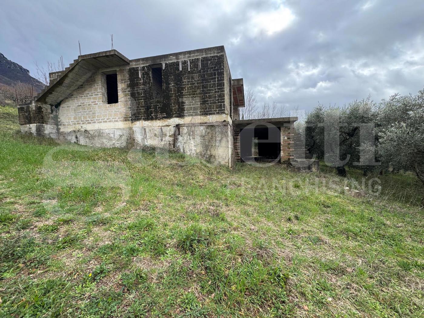 Casa indipendente con giardino a Gioia Sannitica