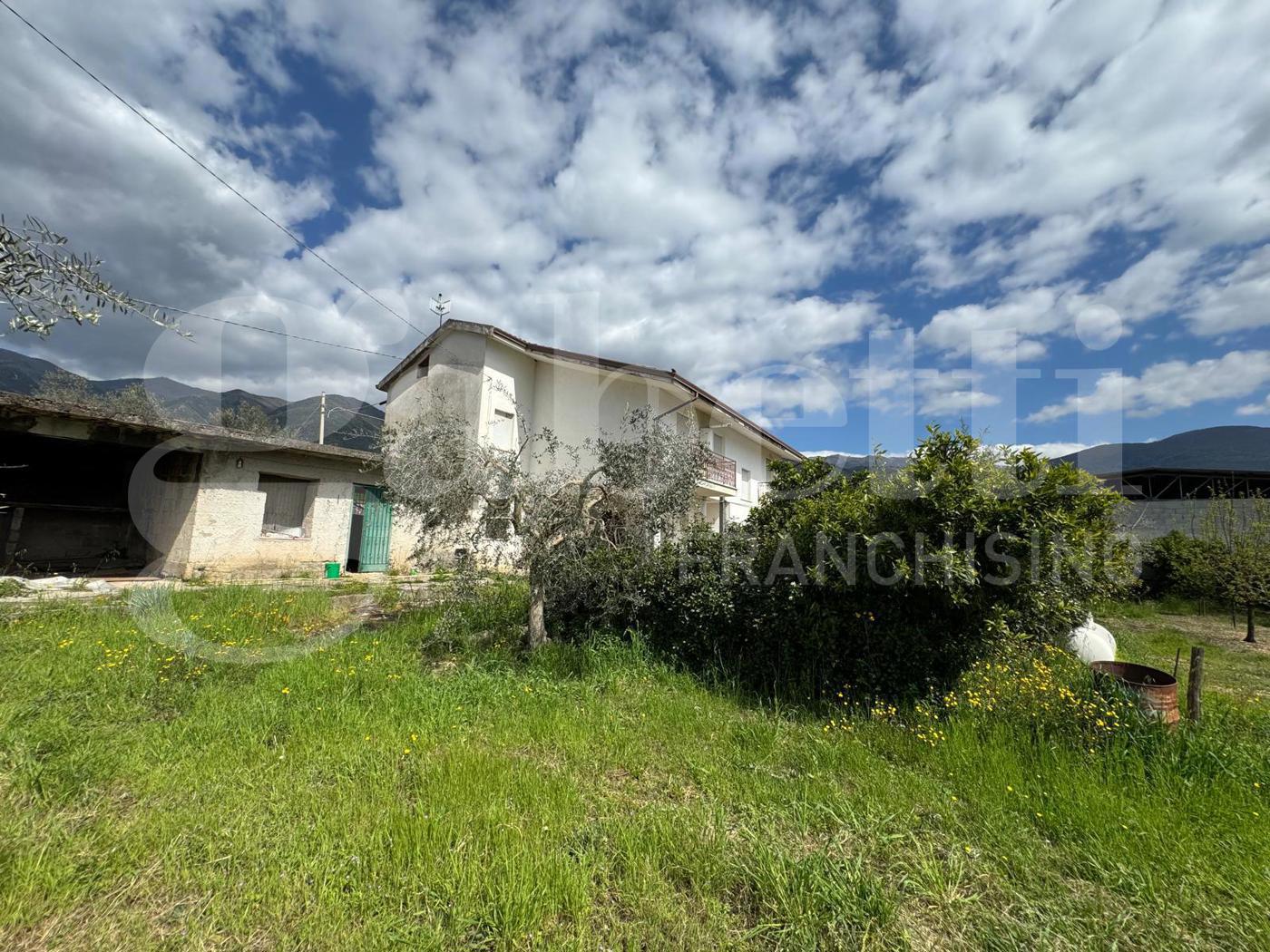 Rustico con giardino a Piedimonte Matese