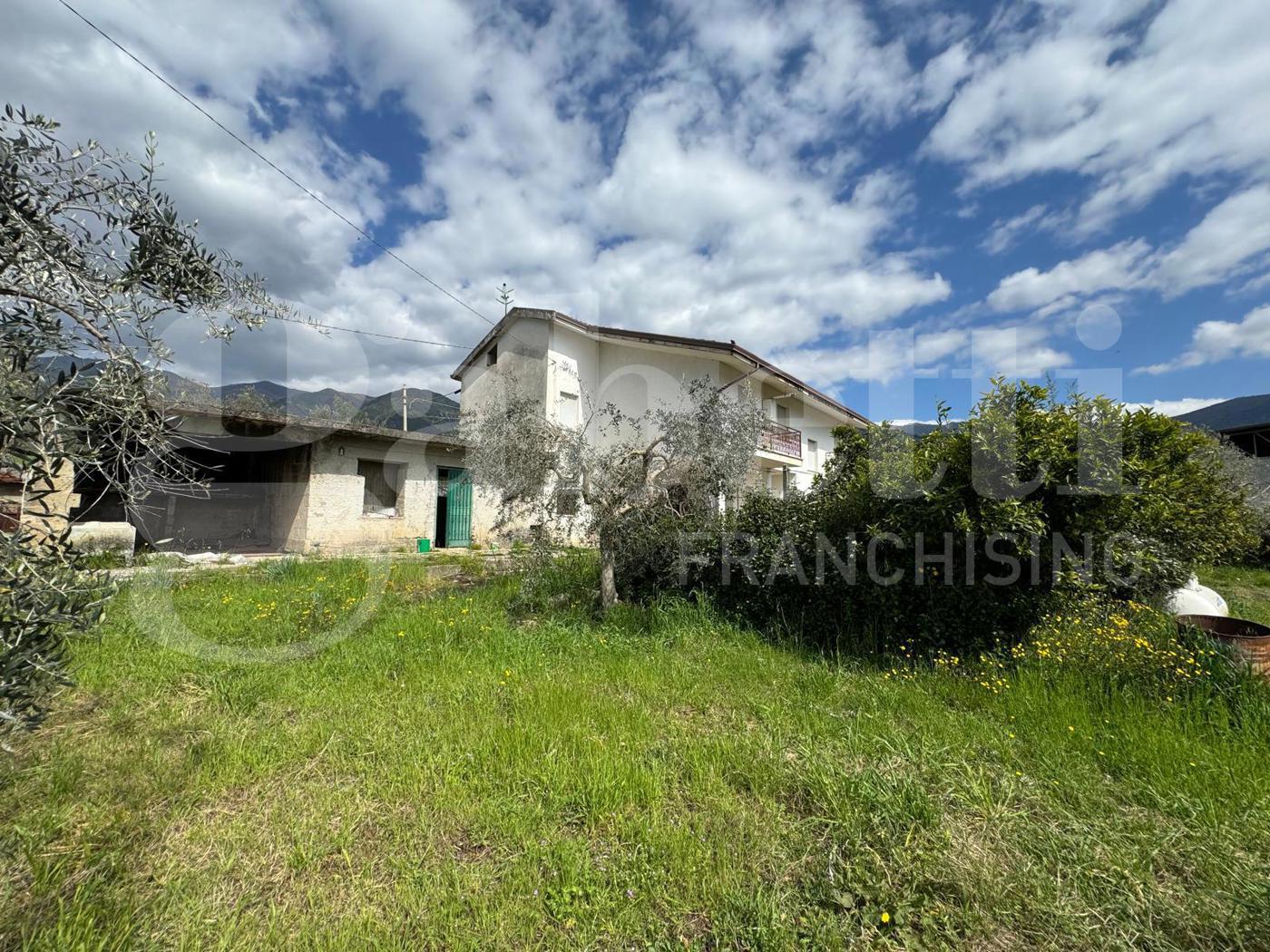 Rustico con giardino a Piedimonte Matese