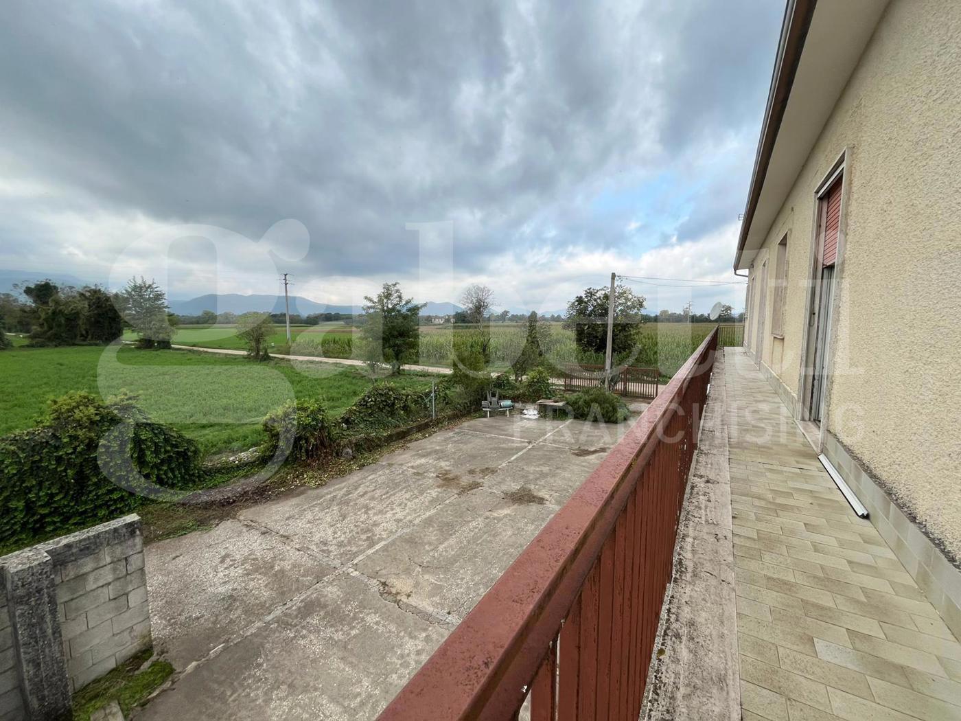 Casa indipendente con giardino a Alife