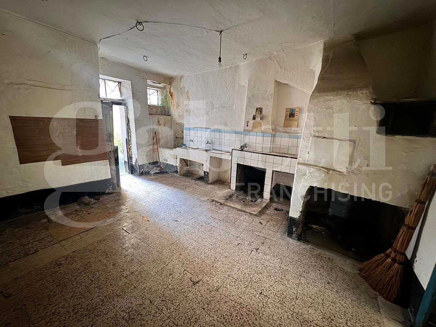 Casa indipendente da ristrutturare a Letino