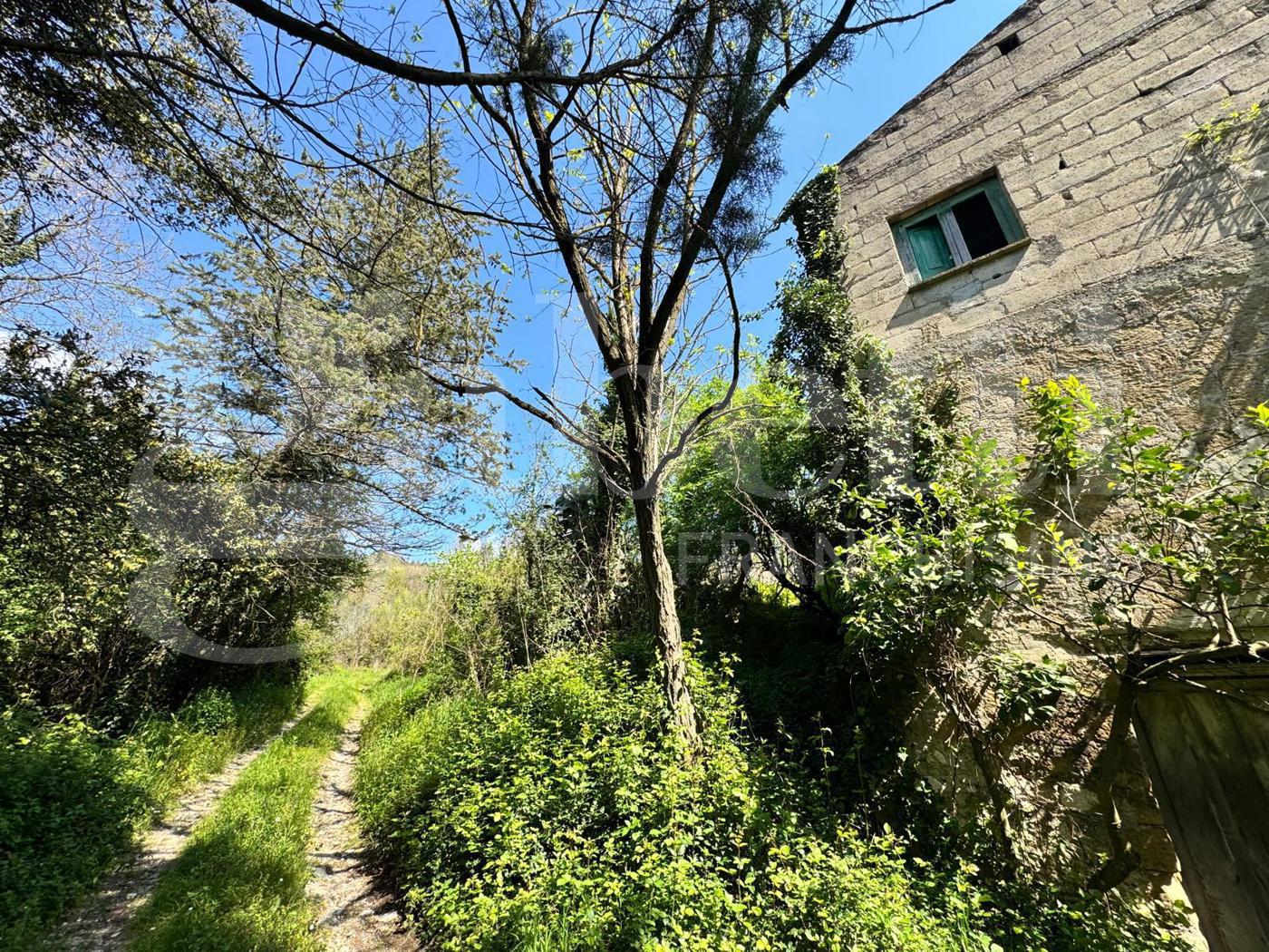 Casa indipendente con giardino a Piana di Monte Verna