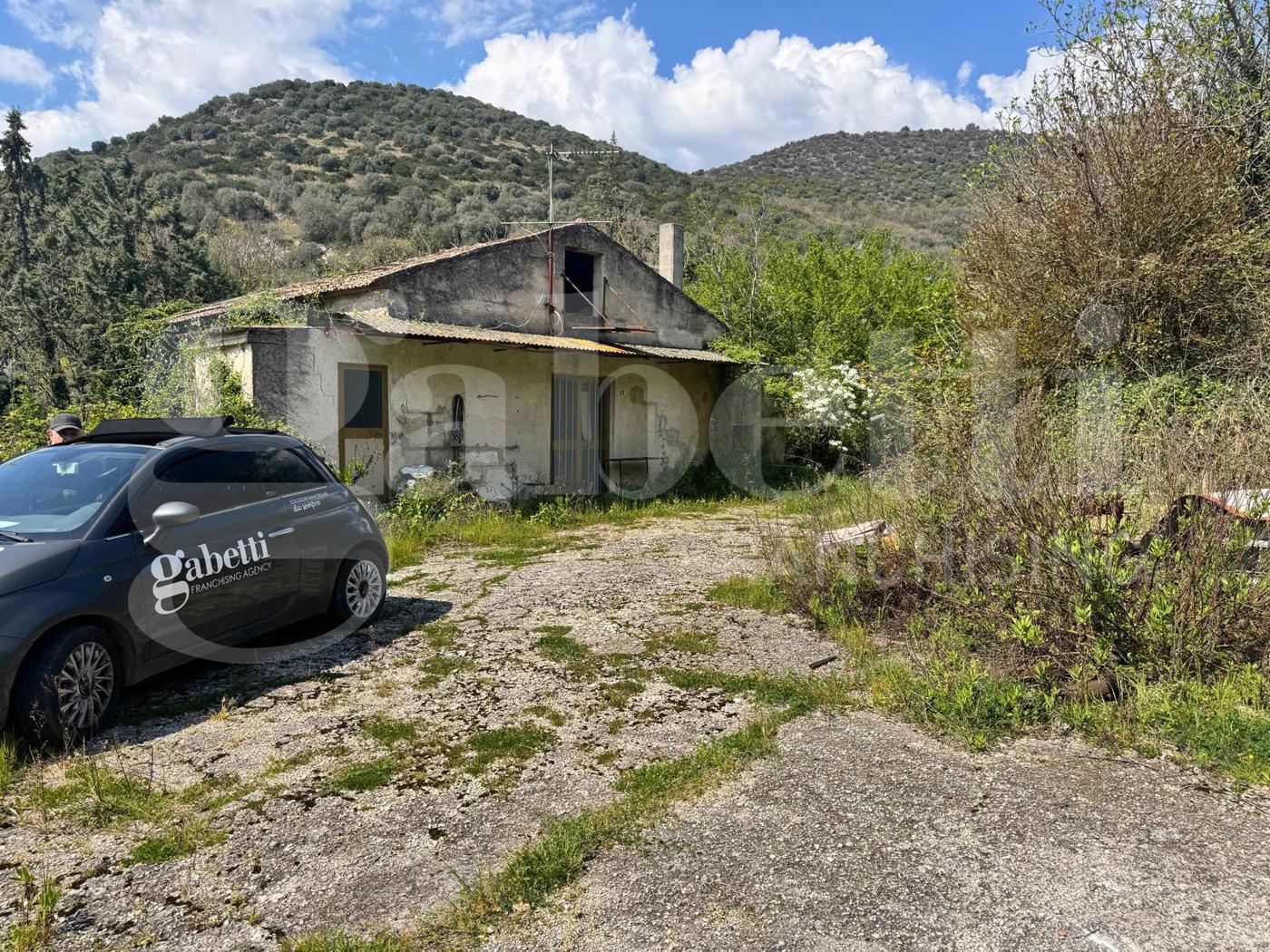 Casa indipendente con giardino a Piana di Monte Verna