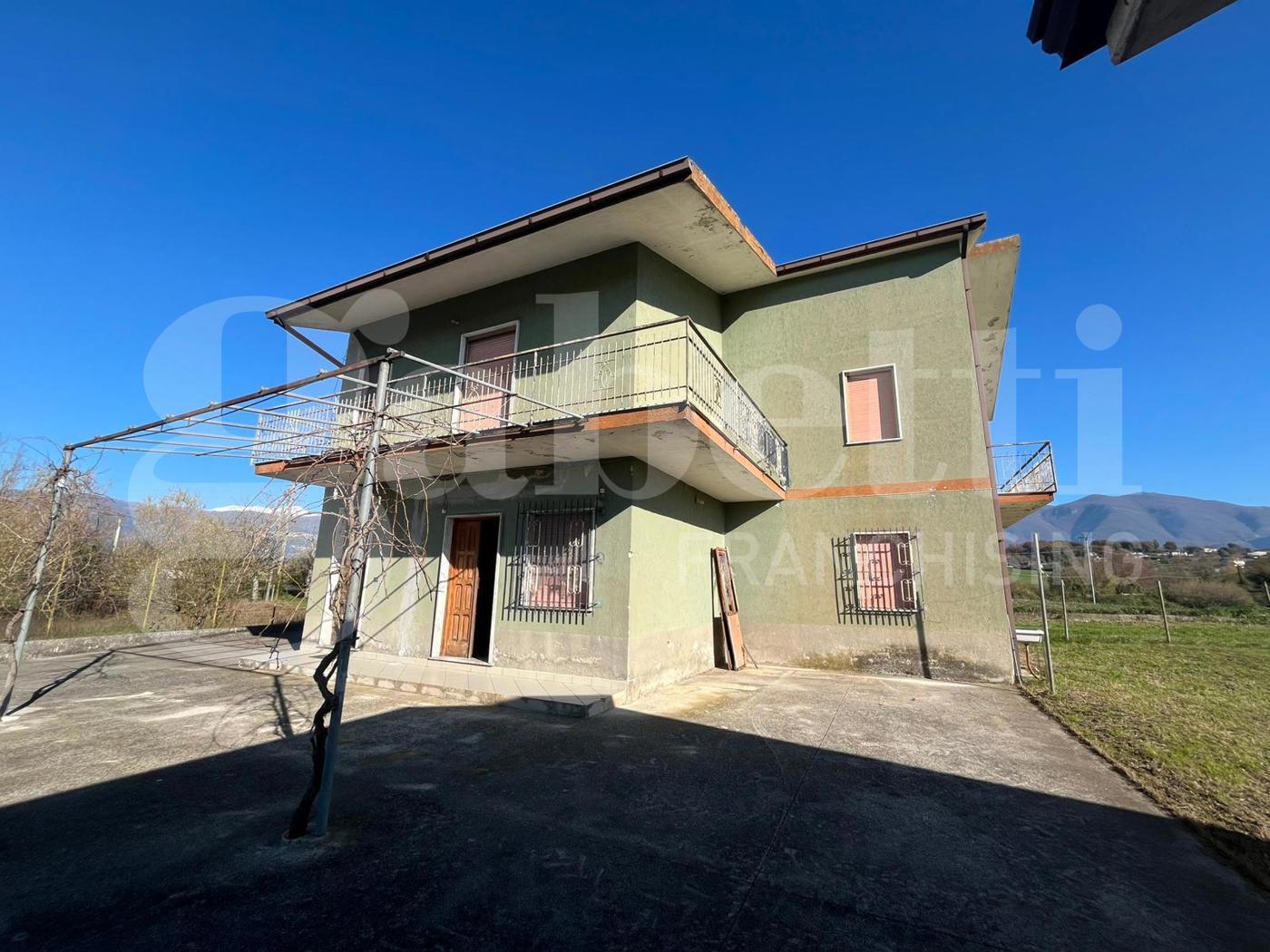 Casa indipendente con giardino a Alife