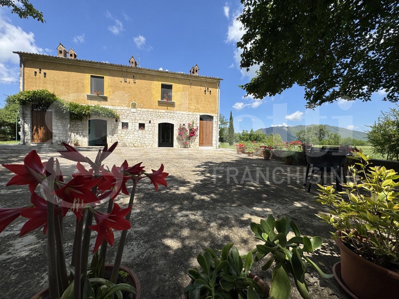 Villa con box doppio a Pietravairano