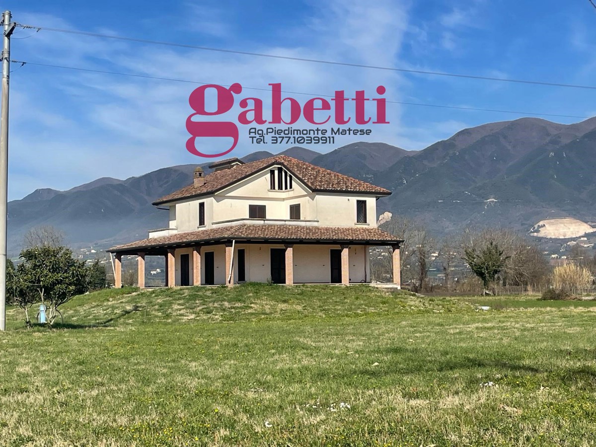 Villa con giardino a Alife