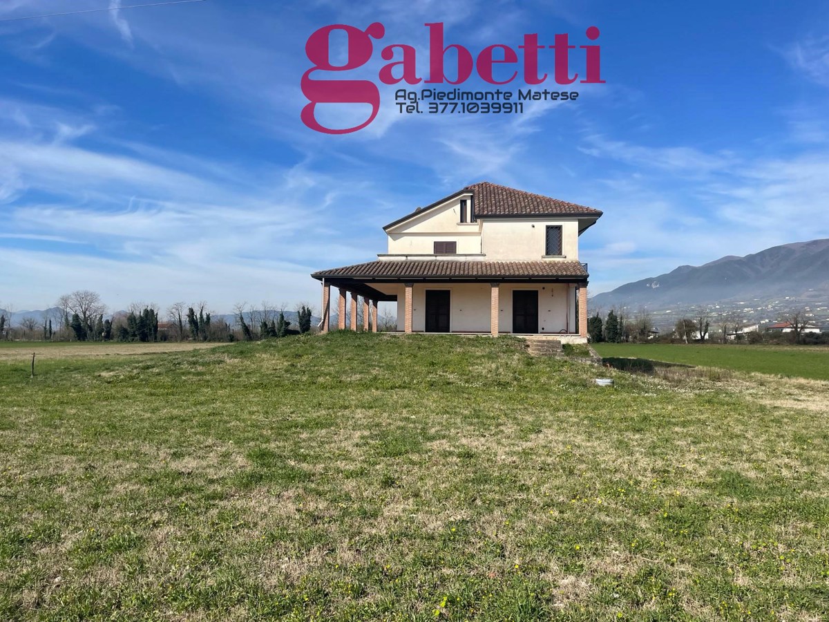 Villa con giardino a Alife