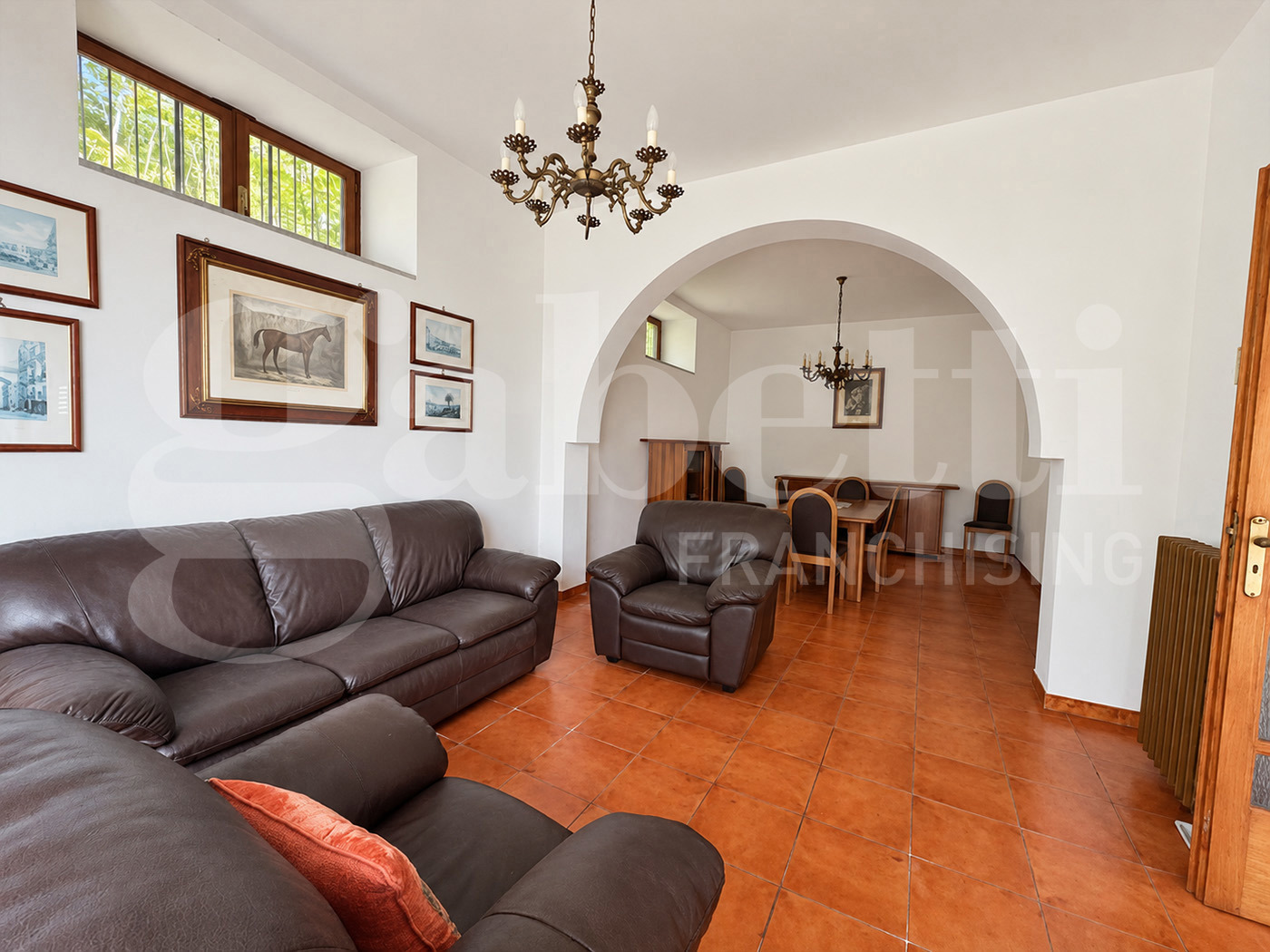 Casa indipendente con giardino a Raviscanina